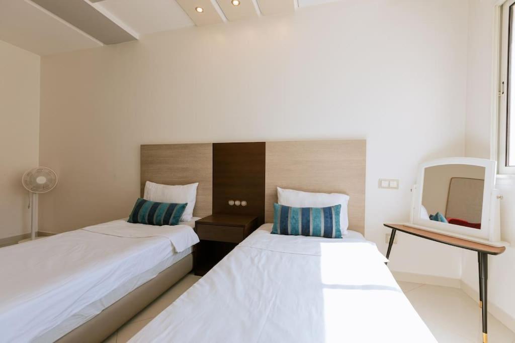 Central 2-Bedrooms Near Beach & Dining Tanger Extérieur photo