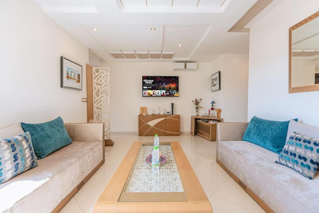 Central 2-Bedrooms Near Beach & Dining Tanger Extérieur photo